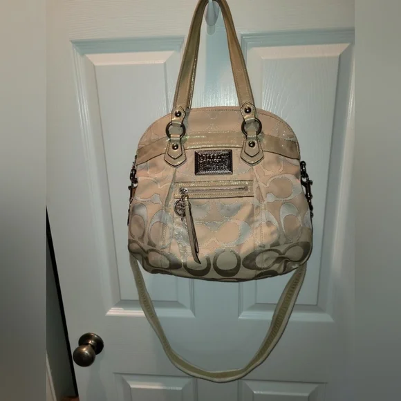 Coach Poppy shoulder bag - Picture 2 of 16